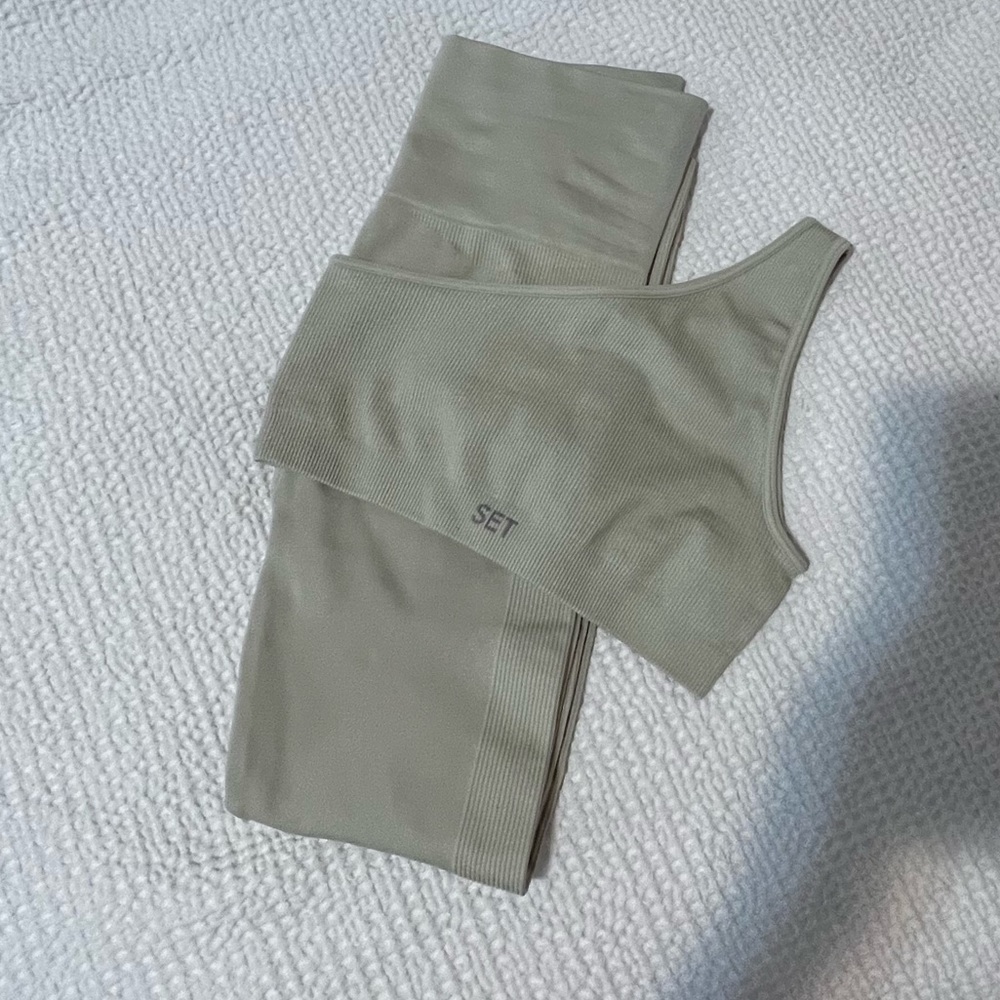 SETactive sculptflex set in oatmilk